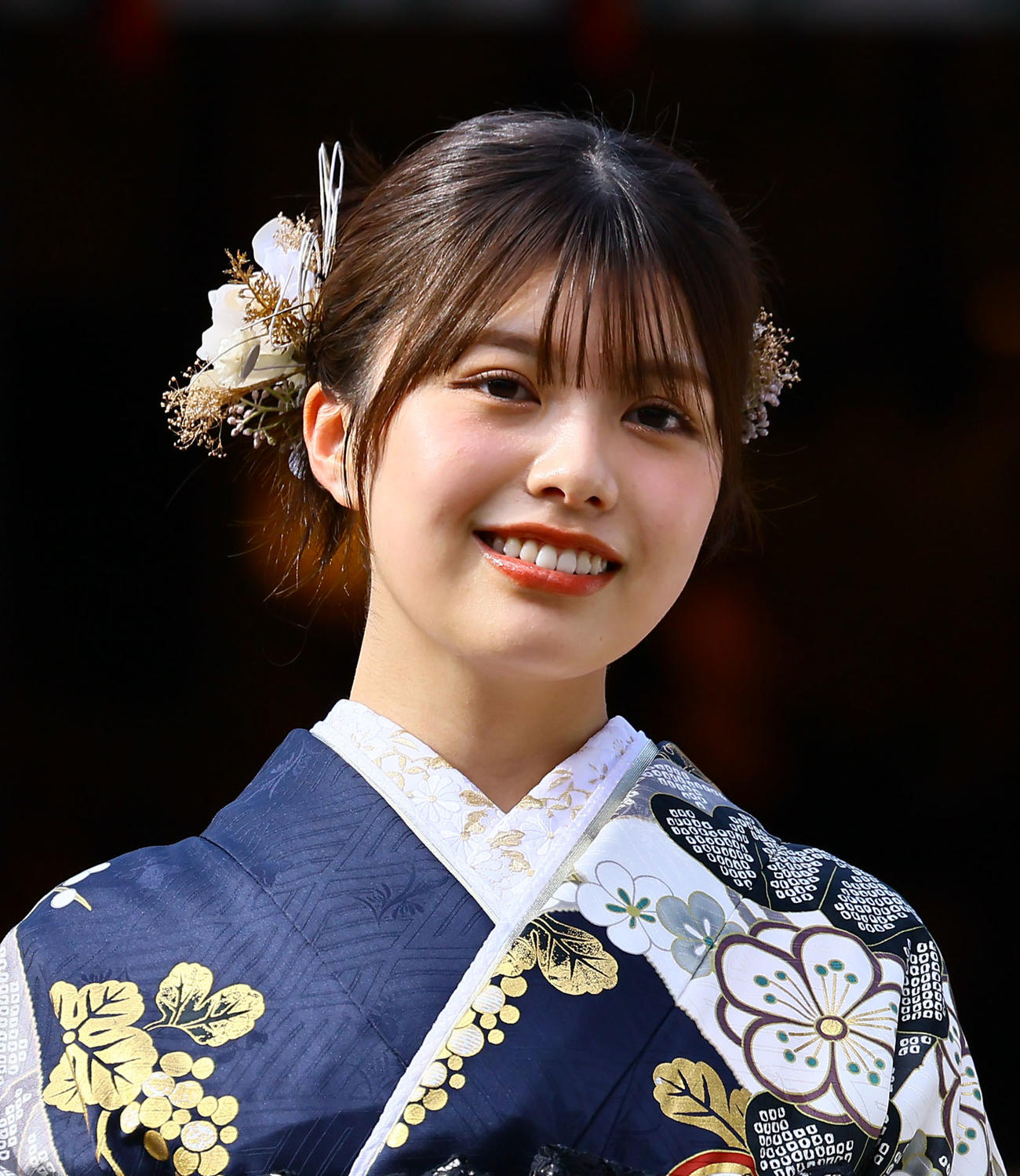 サンミュージック成人祈願で晴れ着を披露する松田実桜（撮影・藤尾明華）