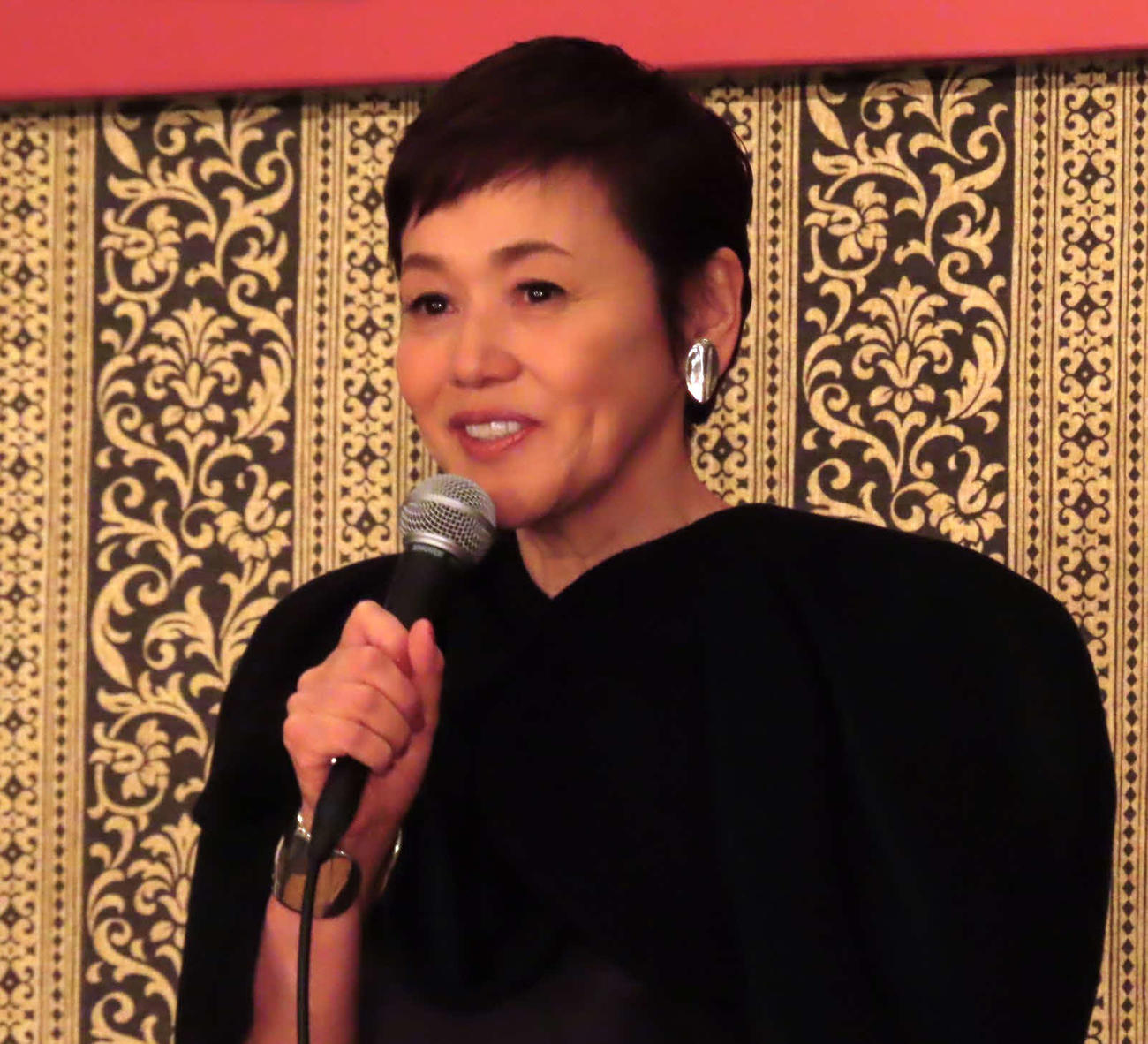 「ピアフ」15周年記念公演の製作発表会見に登壇した大竹しのぶ
