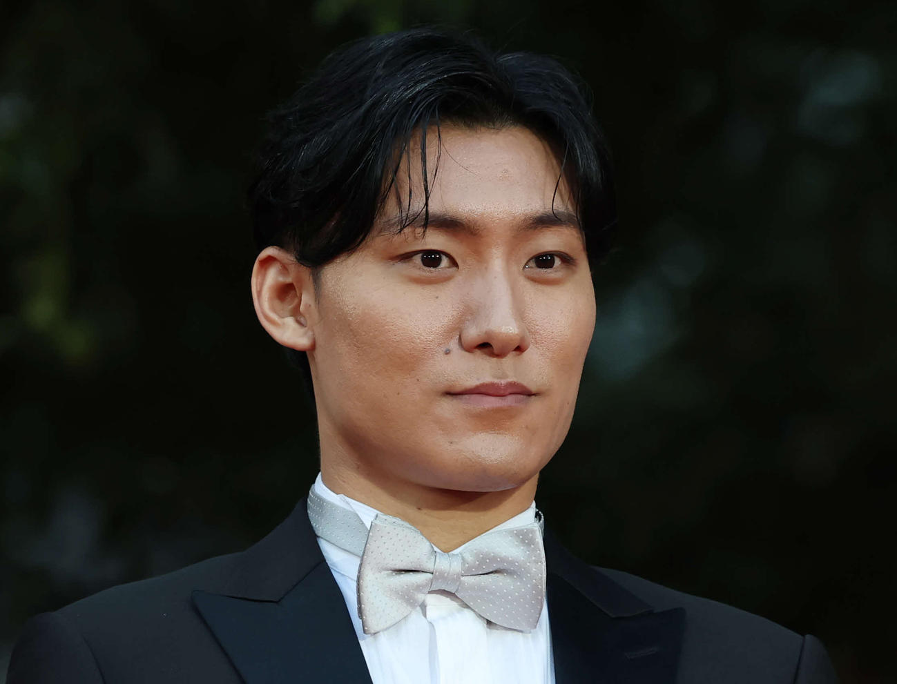松谷鷹也（2025年10月撮影）