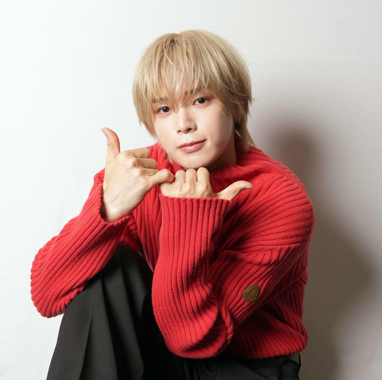 ポーズを決める＆TEAMのK（撮影・小島史椰）