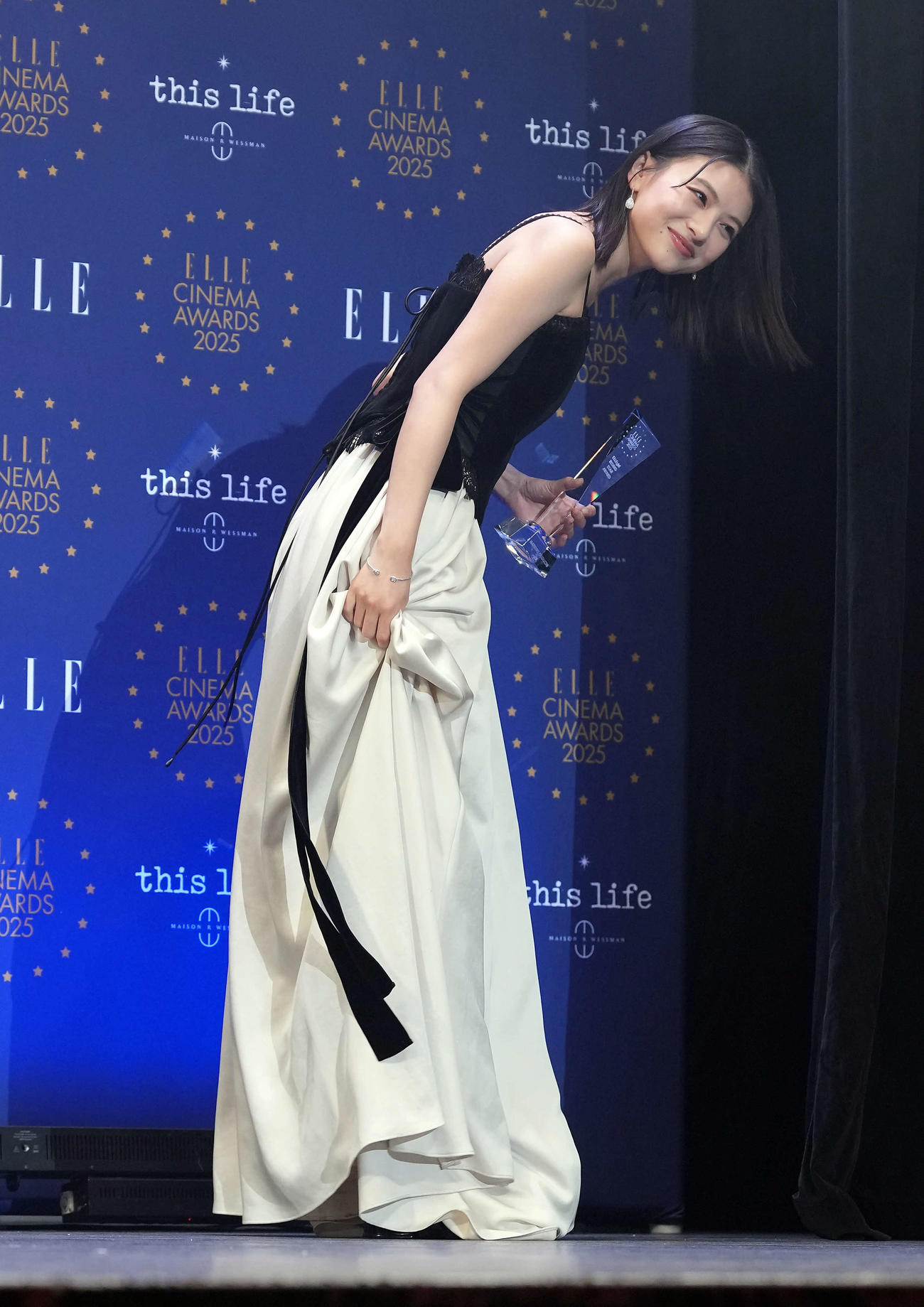 「エル　ライジング・スター賞」を受賞した出口夏希（撮影・たえ見朱実）