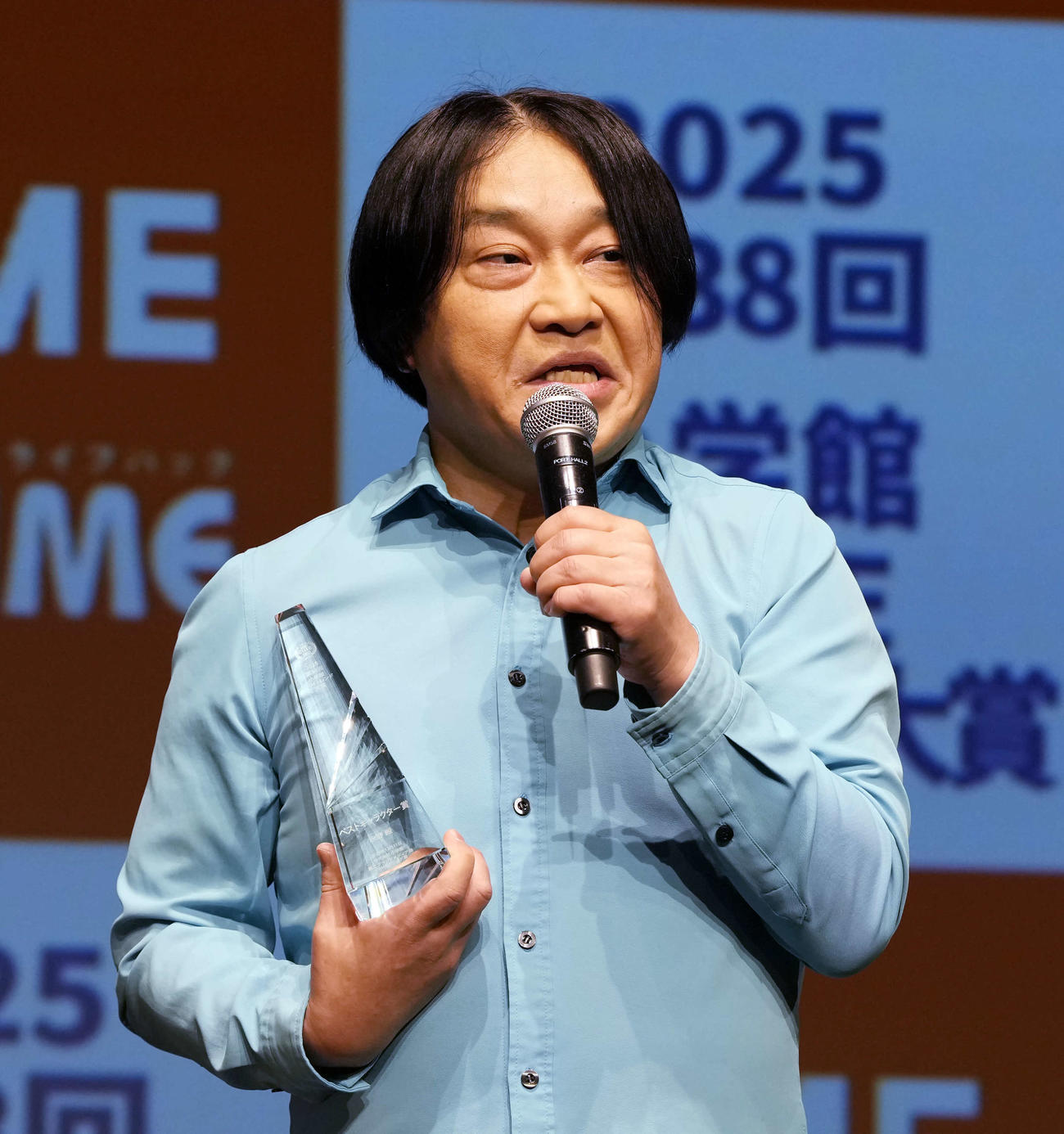 ベストキャラクター賞を受賞する永野（撮影・小島史椰）