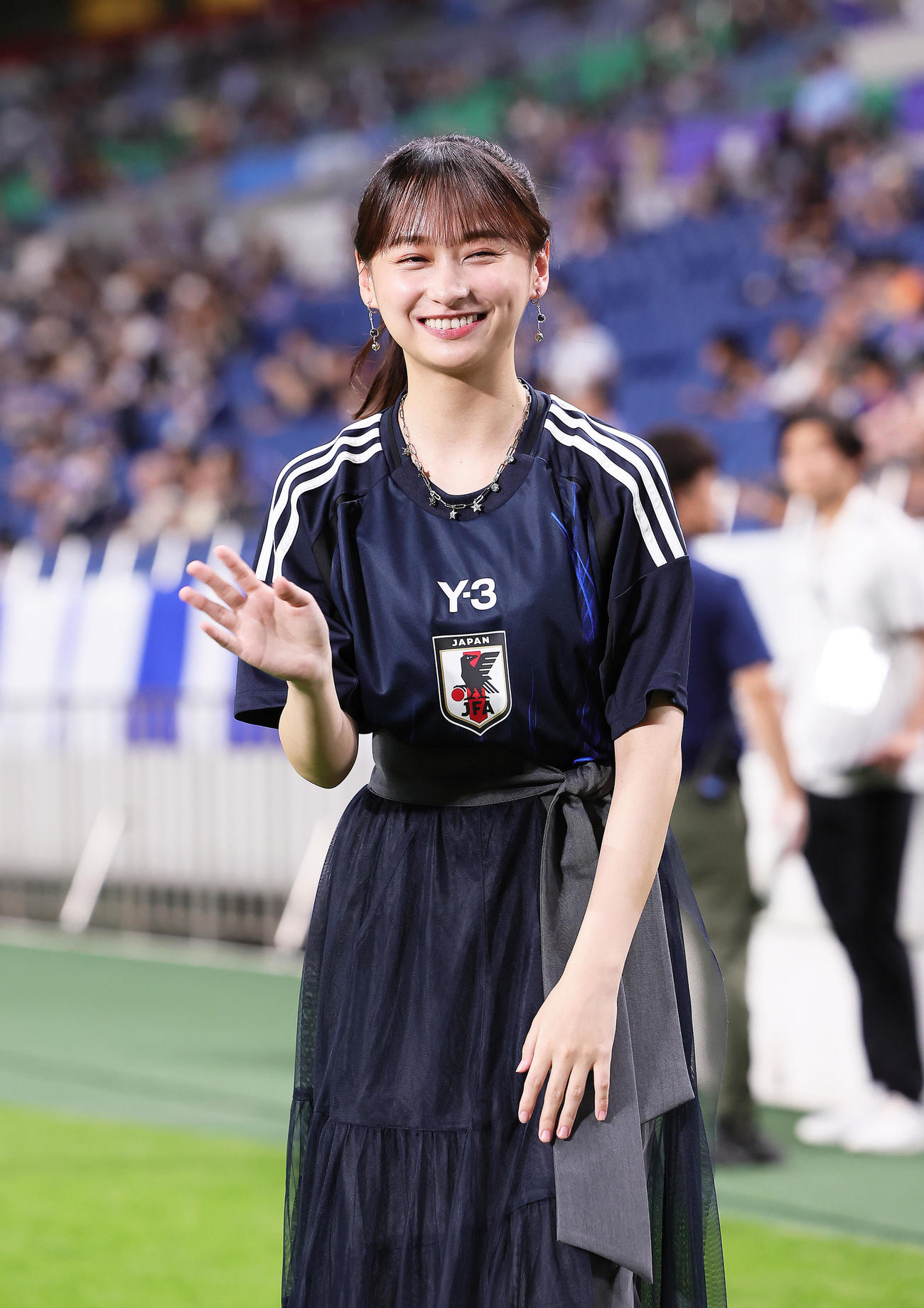 ピッチリポートを行う影山優佳（2024年9月撮影）