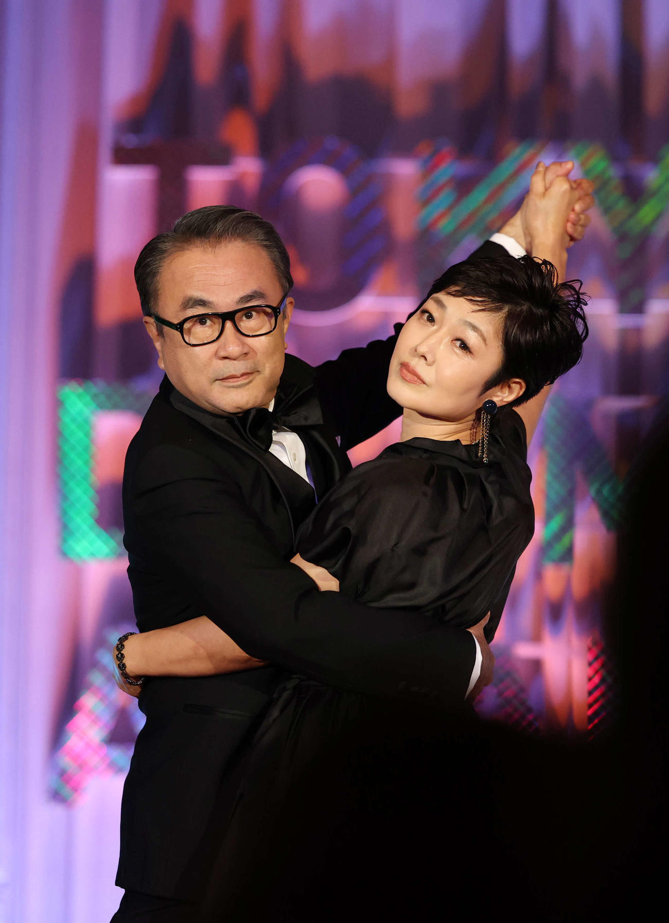 三谷幸喜（左）と有働由美子（2025年10月撮影）