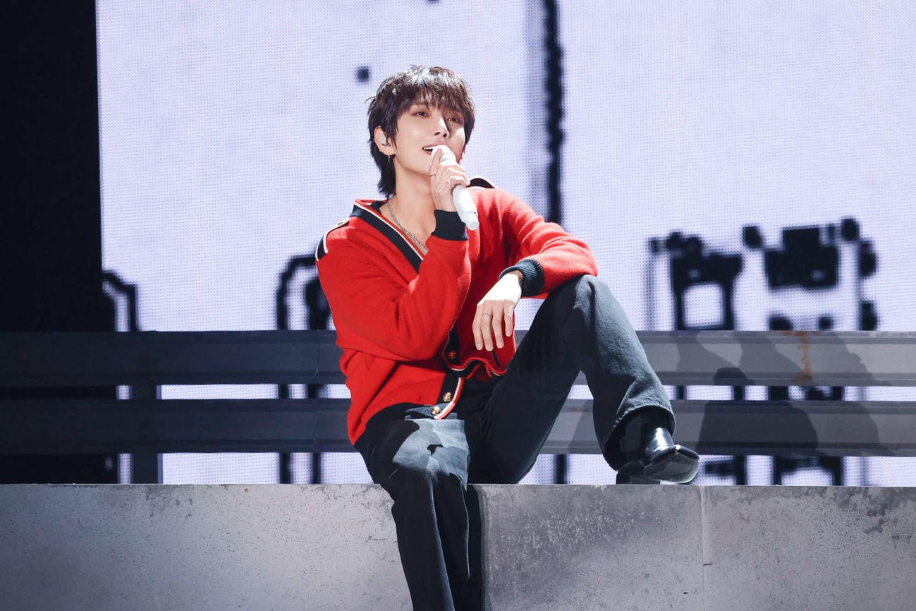 「SEVENTEEN WORLD TOUR［NEW＿］IN JAPAN」東京公演でパフォーマンスするJOSHUA（（R）＆（C）PLEDIS Entertainment）