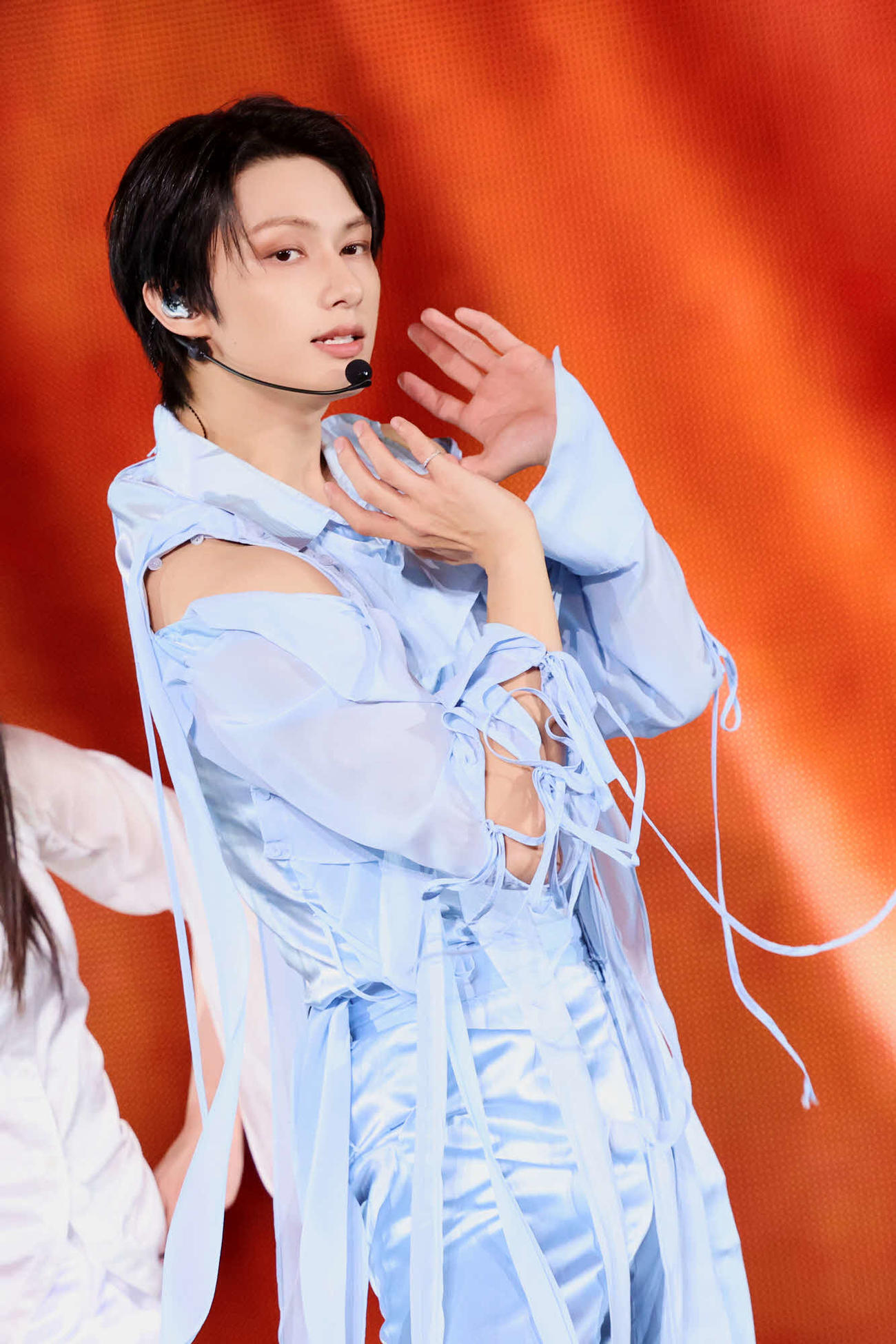 「SEVENTEEN WORLD TOUR［NEW＿］IN JAPAN」東京公演でパフォーマンスするJUN（（R）＆（C）PLEDIS Entertainment）