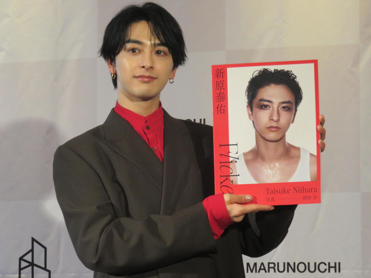 ファースト写真集「Flicker」のイベント前取材に臨んだ新原泰佑
