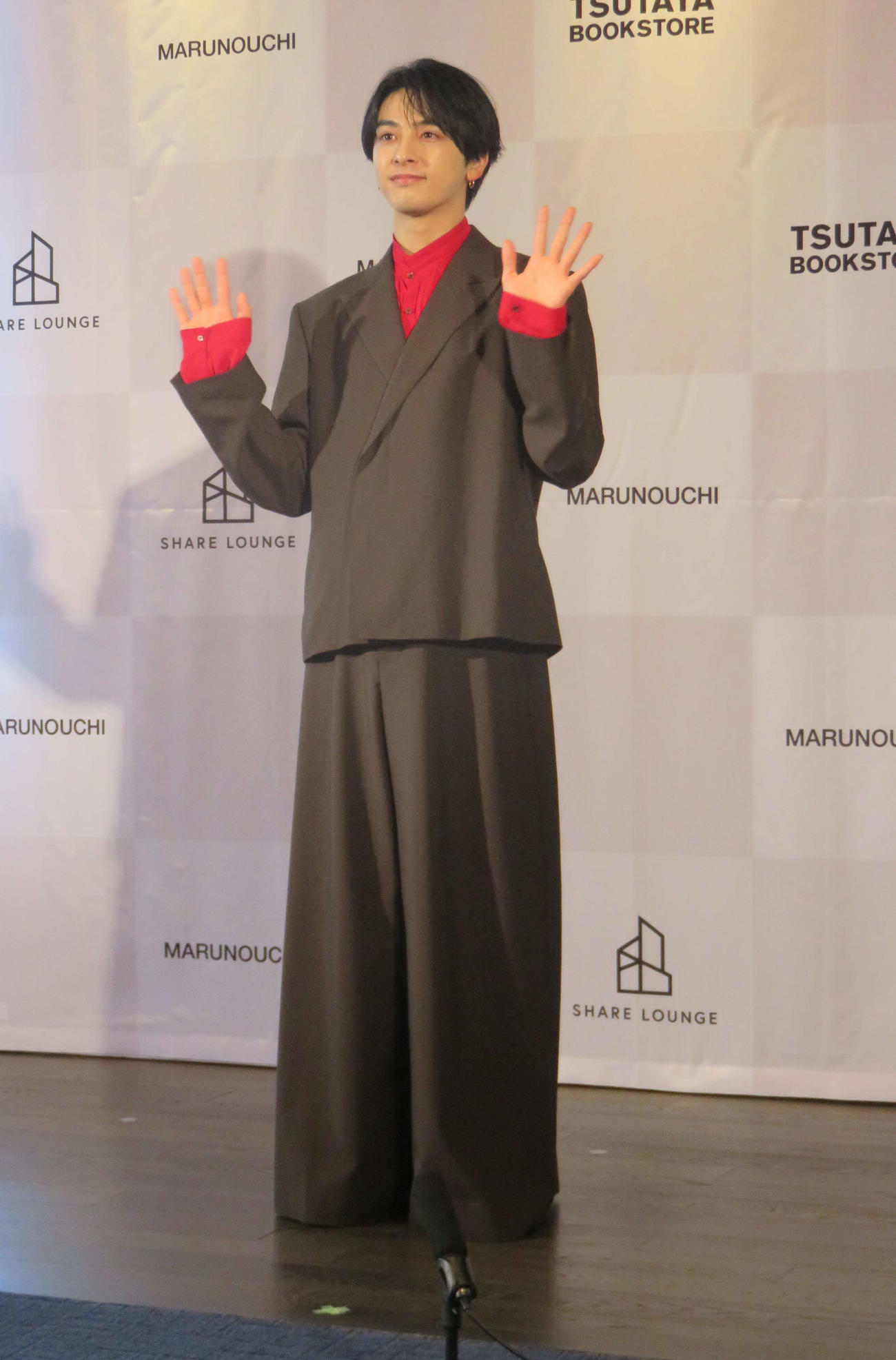 ファースト写真集「Flicker」のイベント前取材に臨んだ新原泰佑