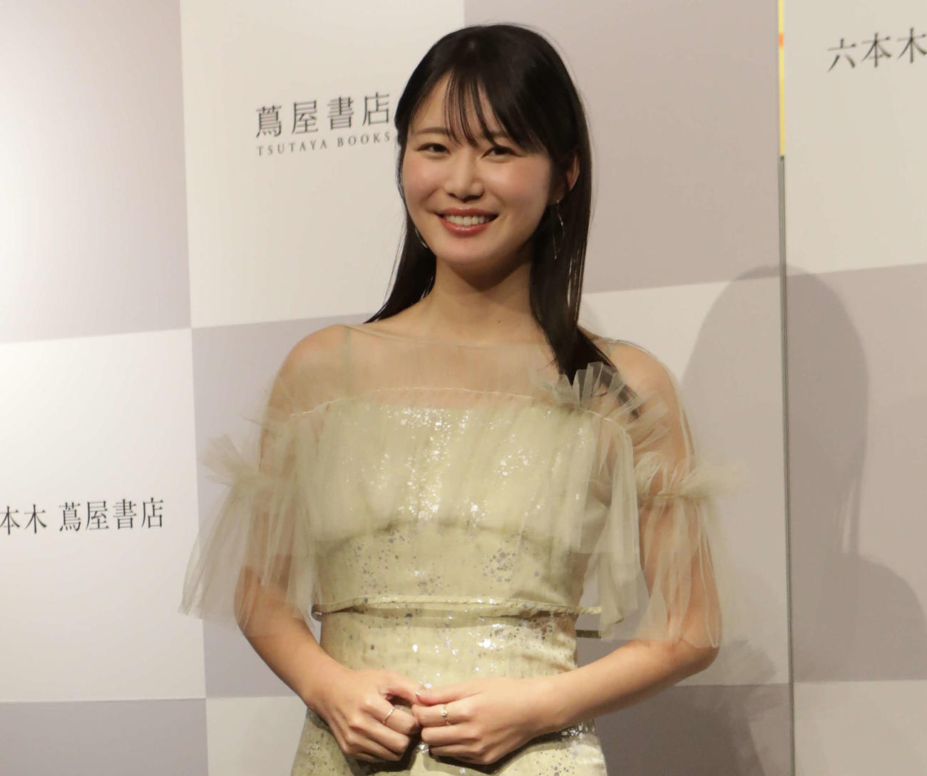 写真集の発売記念会見に出席するいけちゃん