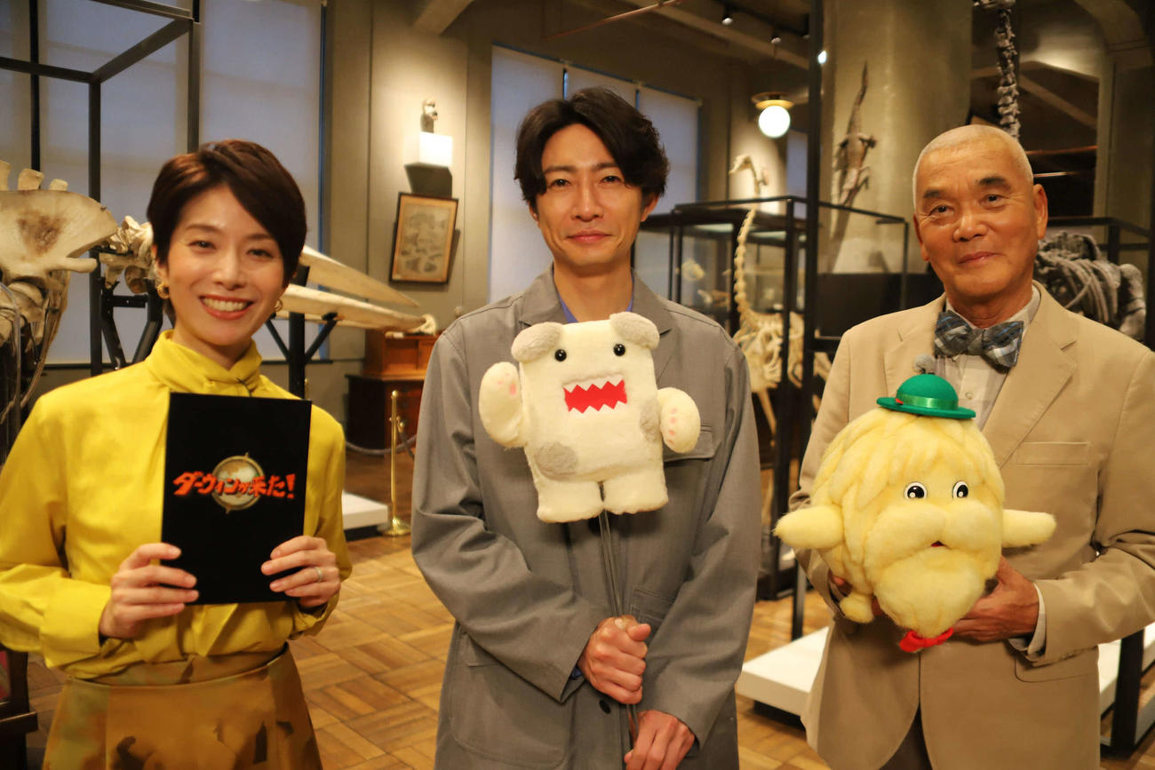 「ダーウィンが来た！“絶滅”からの復活スペシャル」に出演する、左から廣瀬智美アナウンサー、相葉雅紀、岩合光昭