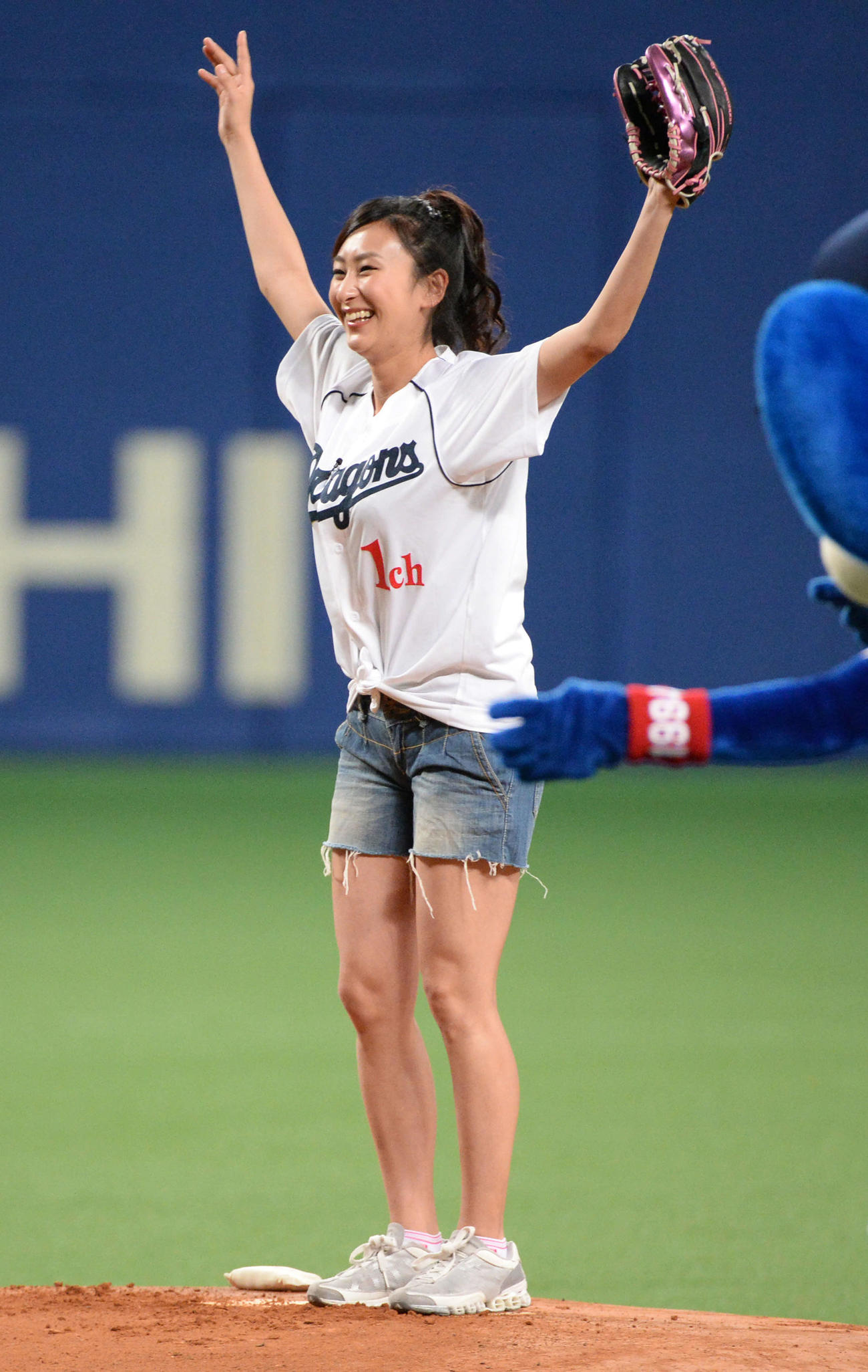 浅田舞（2013年5月撮影）
