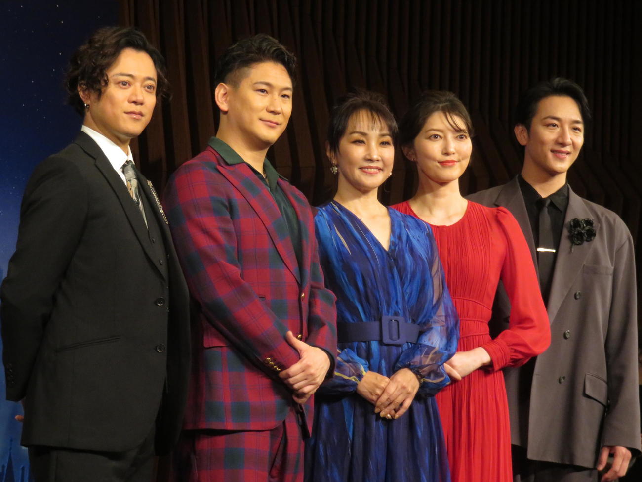 ミュージカル「メリー・ポピンズ」制作発表に出席した、左から上川一哉、小野田龍之介、濱田めぐみ、朝夏まなと、大貫勇輔