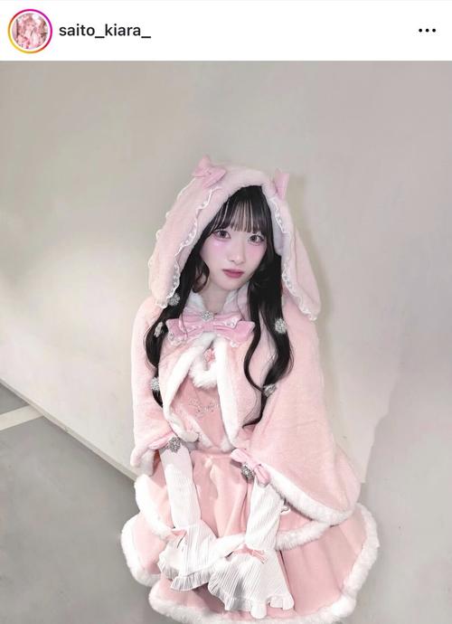 LOVE齋藤樹愛羅、ピンクサンタ衣装ウインクショット公開「爆裂に