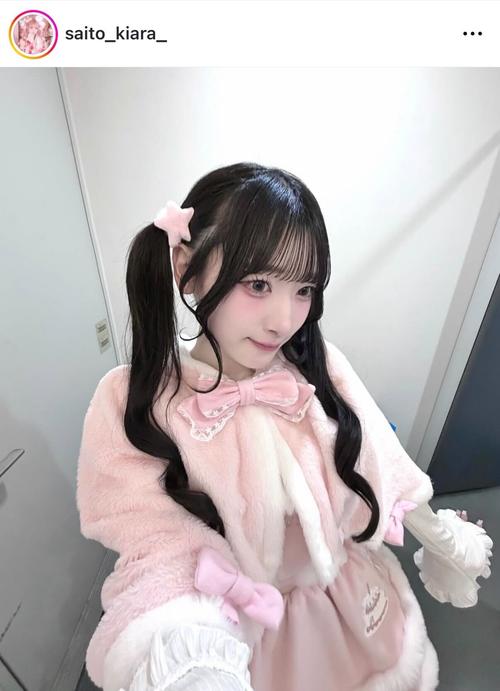 LOVE齋藤樹愛羅、ピンクサンタ衣装ウインクショット公開「爆裂に