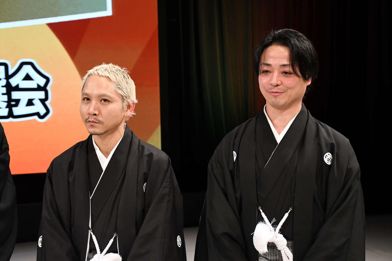 「お笑いブーム」に出演した、デルマパンゲ迫田篤（左）と広木英介（撮影・阪口孝志）