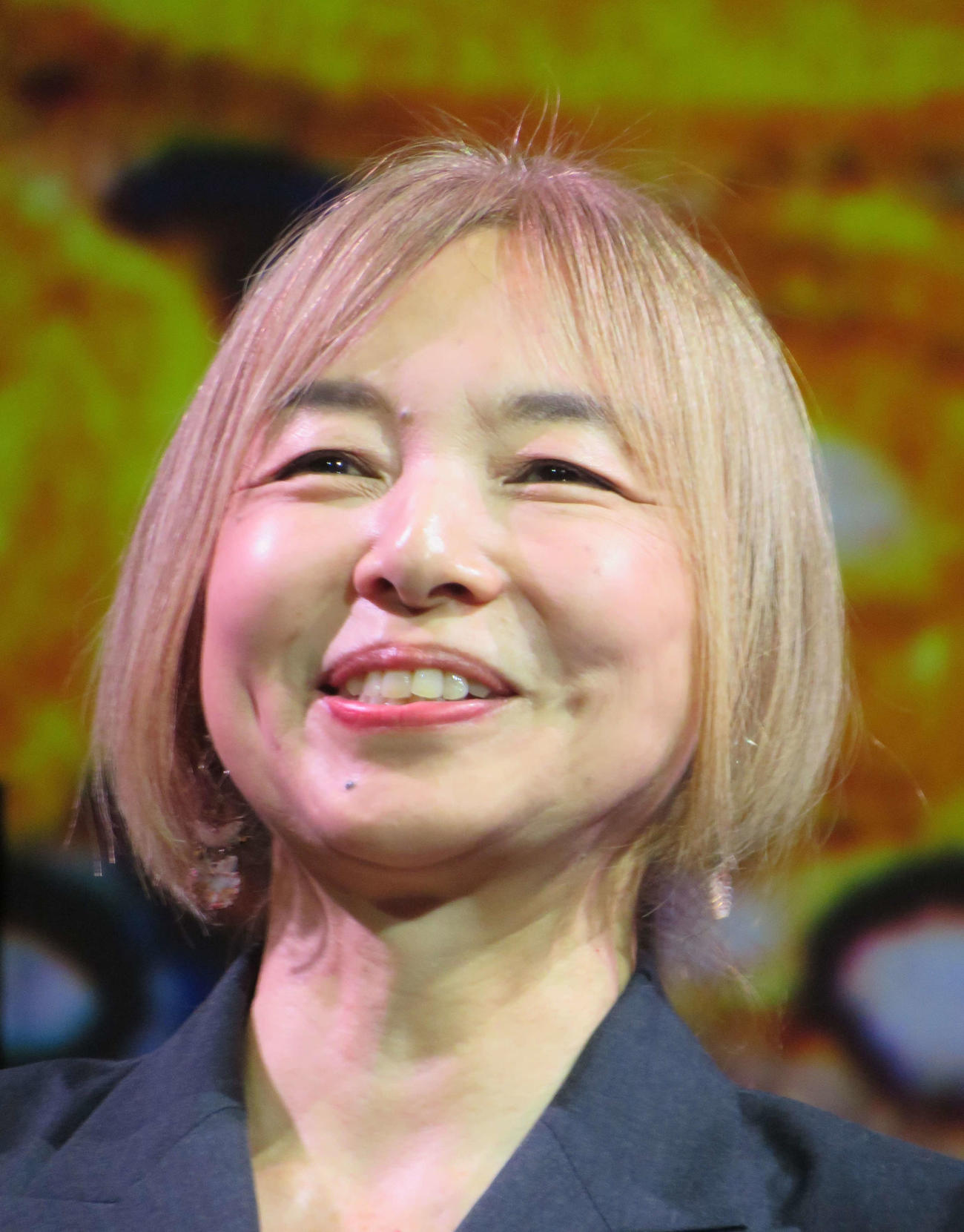 トークイベントを行う山口智子