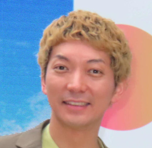 ニューヨーク嶋佐和也（2023年9月撮影）
