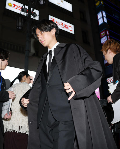キンプリ永瀬廉「ひと言で言うと、ジェットコースター」タキシード姿で