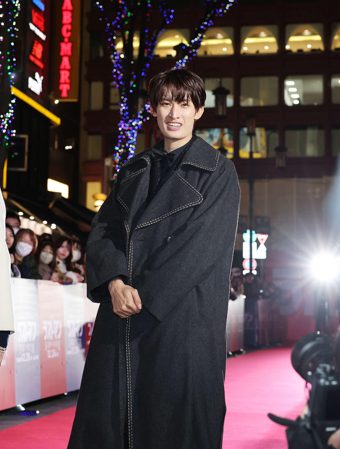 「ラストマン」レッドカーペットセレモニーに臨む向井康二（撮影・鈴木正人）