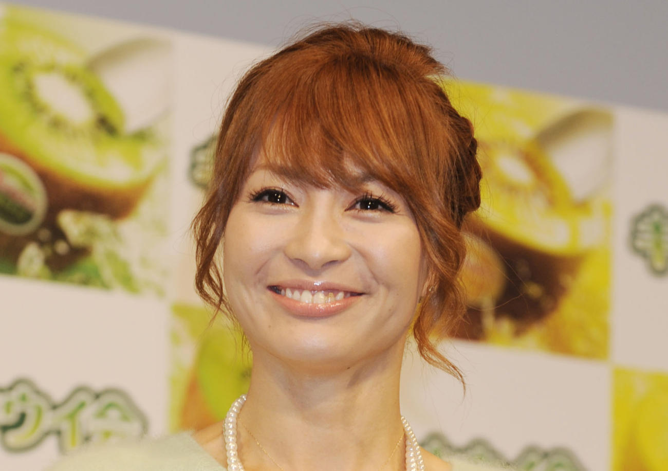新山千春（2012年9月撮影）