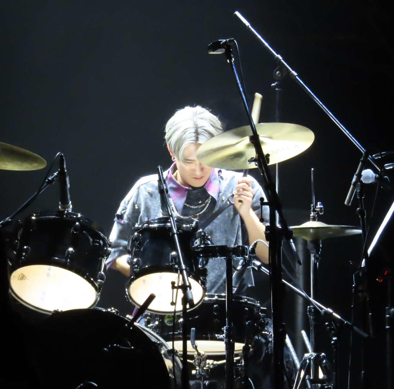 「バリバリ！BANDやろうぜ!!」ゲネプロで演奏する深堀未来