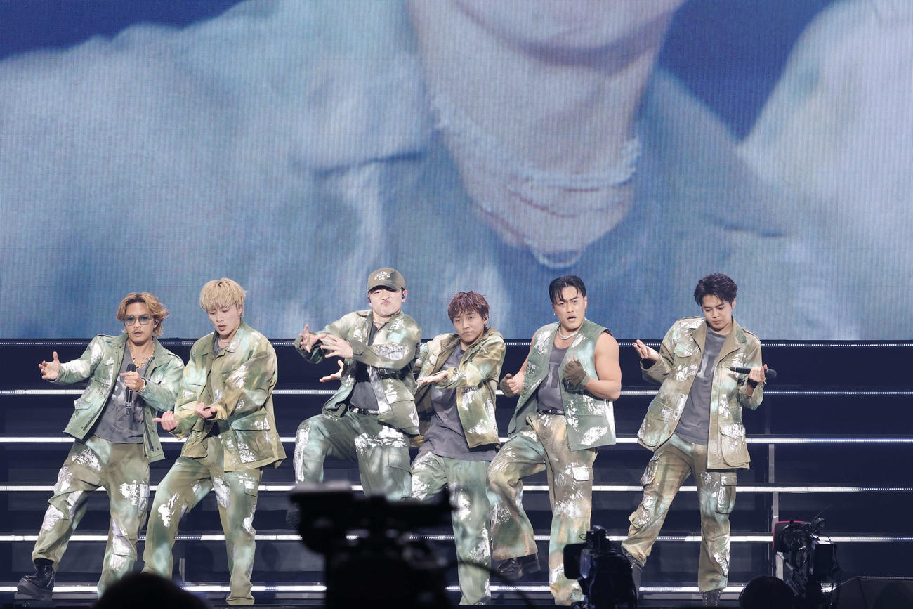 「GENERATIONS LIVE TOUR 2025　“6IX SENSE”」最終公演を開催したGENERATIONS。左から数原龍友、白濱亜嵐、佐野玲於、小森隼、中務裕太、片寄涼太