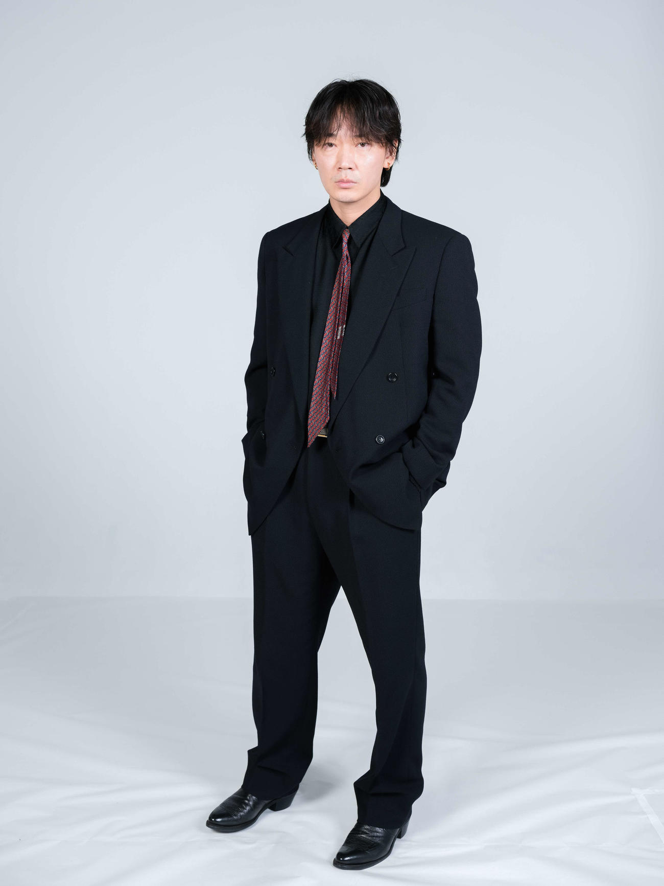 映画「星と月は天の穴」で主演の綾野剛（撮影・河田真司）