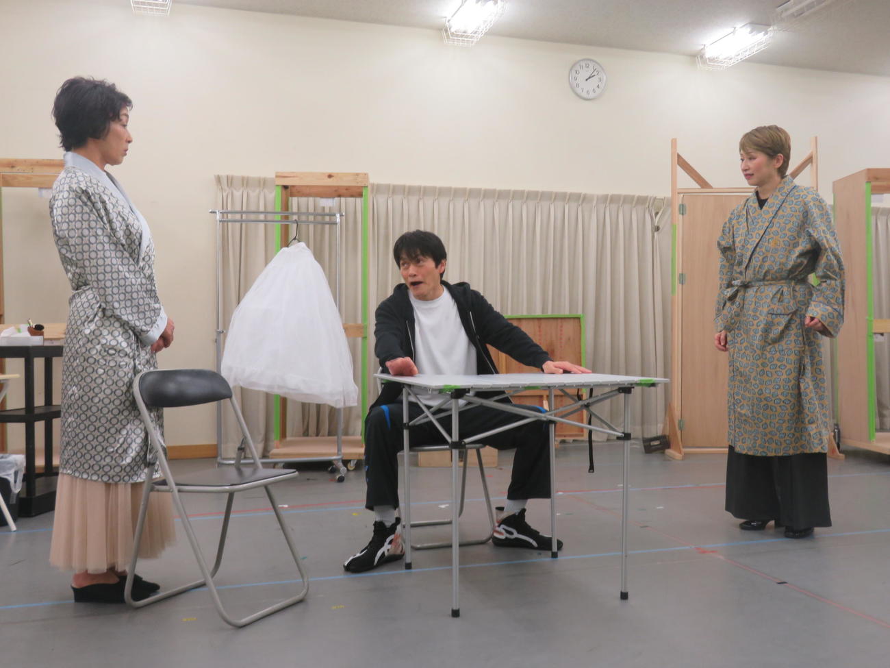 舞台「わが歌ブギウギ－笠置シヅ子物語－」公開舞台稽古のワンシーン（撮影・川田和博）
