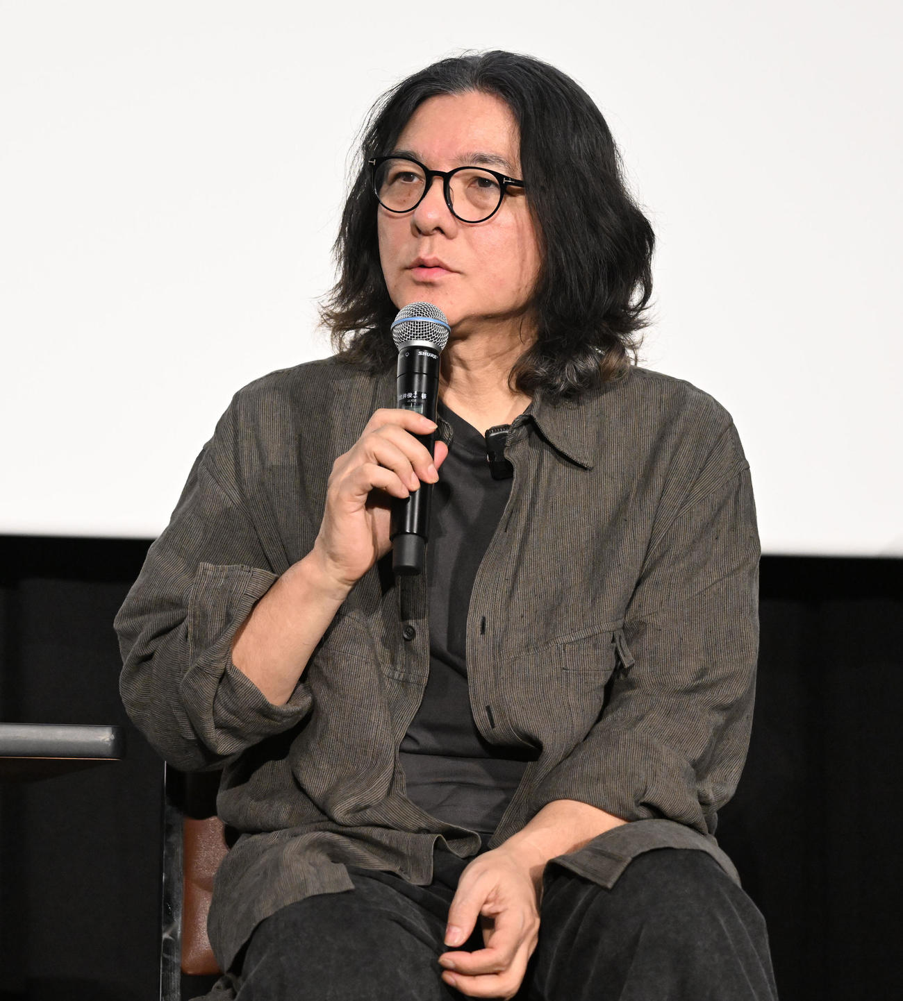 「式日」特別上映イベントでトークセッションする岩井俊二（撮影・千葉一成）