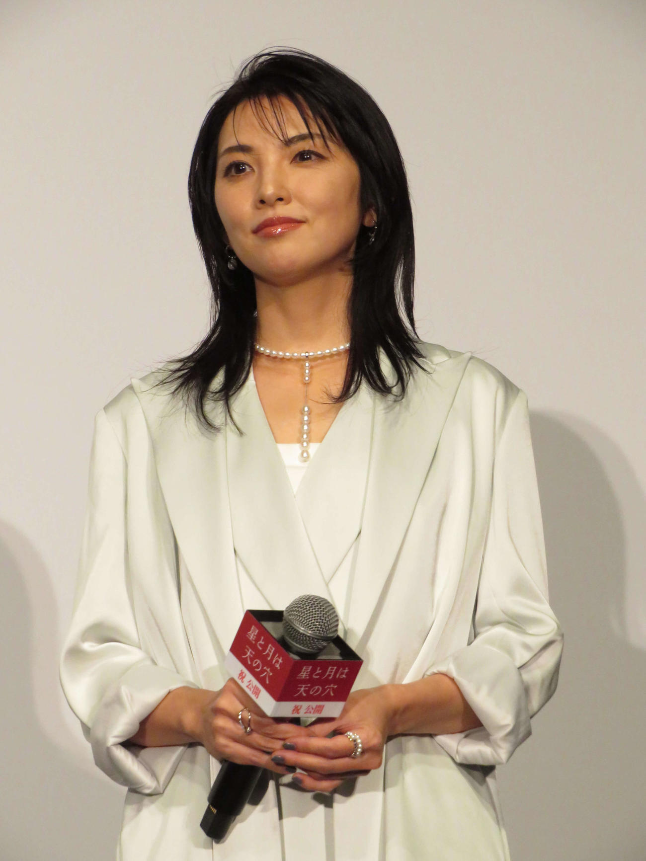 映画「星と月は天の穴」公開記念舞台あいさつに登壇した田中麗奈（撮影・村上幸将）