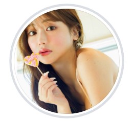 ハイレグ白ニット大胆ショットを披露した新田妃奈（新田妃奈のインスタグラムから）