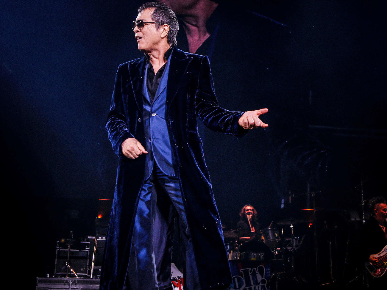 ソロデビュー50周年全国ツアーファイナルで歌う矢沢永吉　（C）HIRO KIMURA