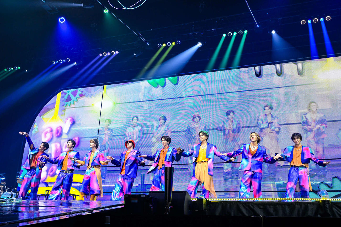 グループ2度目となる全国アリーナツアーの最終公演を行ったFANTASTICS。左から、澤本夏輝、堀夏喜、中島颯太、世界、木村慧人、八木勇征、瀬口黎弥、佐藤大樹