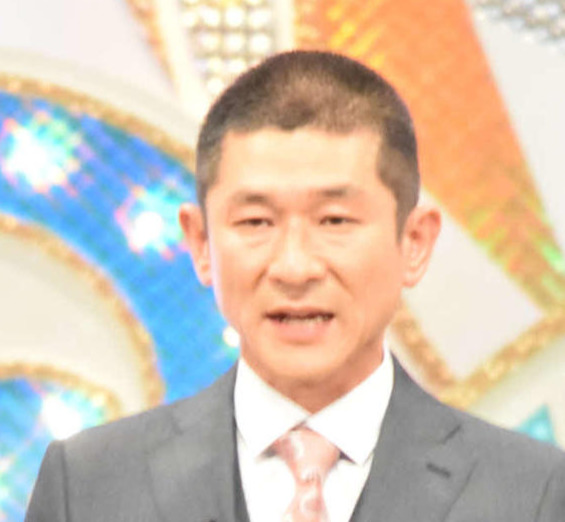 笑い飯哲夫（2024年4月撮影）