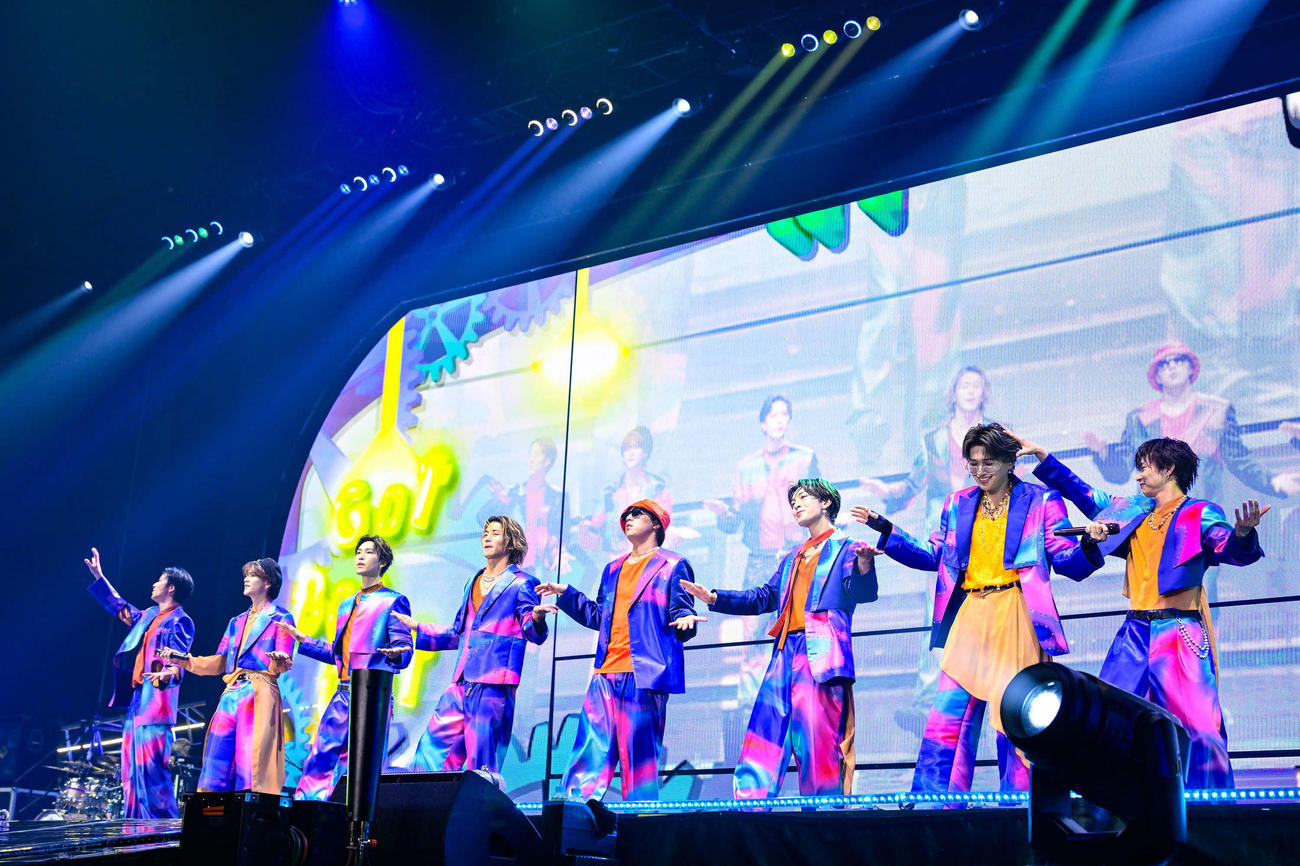 グループ2度目となる全国アリーナツアーの最終公演を行ったFANTASTICS。左から、澤本夏輝、堀夏喜、中島颯太、世界、木村慧人、八木勇征、瀬口黎弥、佐藤大樹