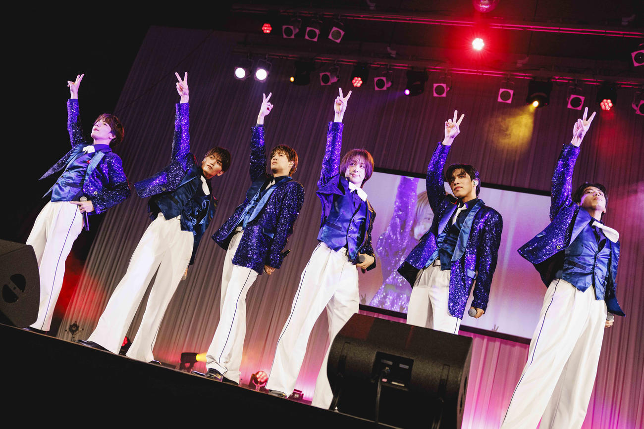 「SHOW－WA＆MATSURIスペシャルランチ＆ディナーショー2025」でパフォーマンスするMATSURI