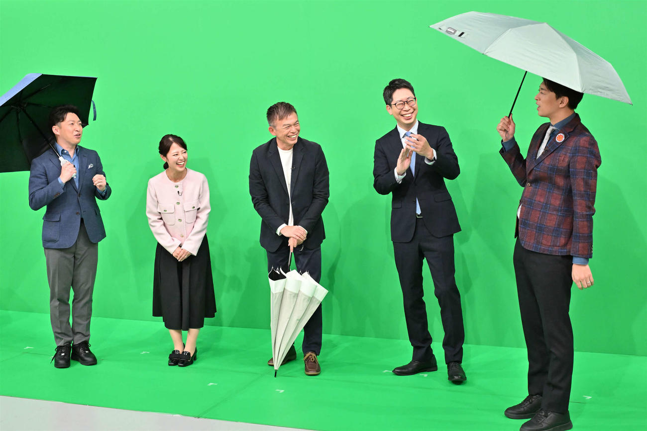 大みそかの生放送特番に出演する、左から、前田智宏氏、林保捺美氏、正木明氏、片平敦氏、蓬莱大介氏（C）MBS