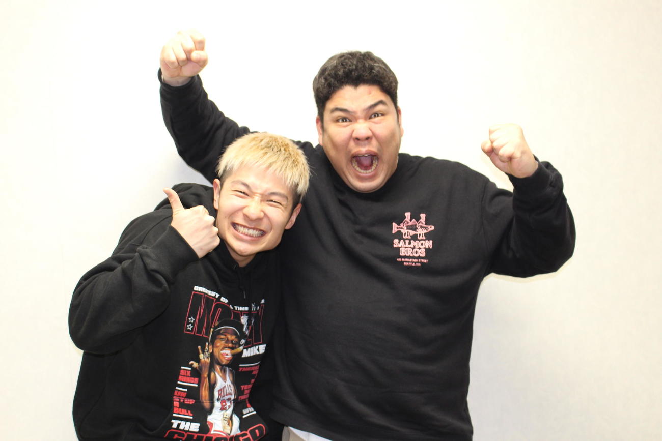 豪快キャプテン。べーやん（左）と山下ギャンブルゴリラ（2025年2月撮影）