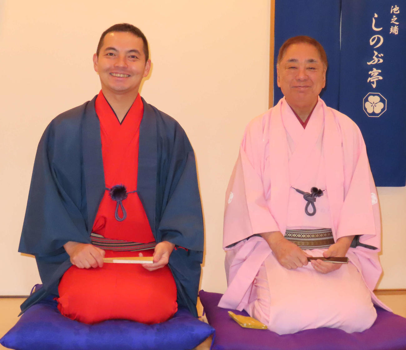 舞台「ウチの師匠がつまらない」の取材会を行った錦笑亭満堂（左）、三遊亭好楽
