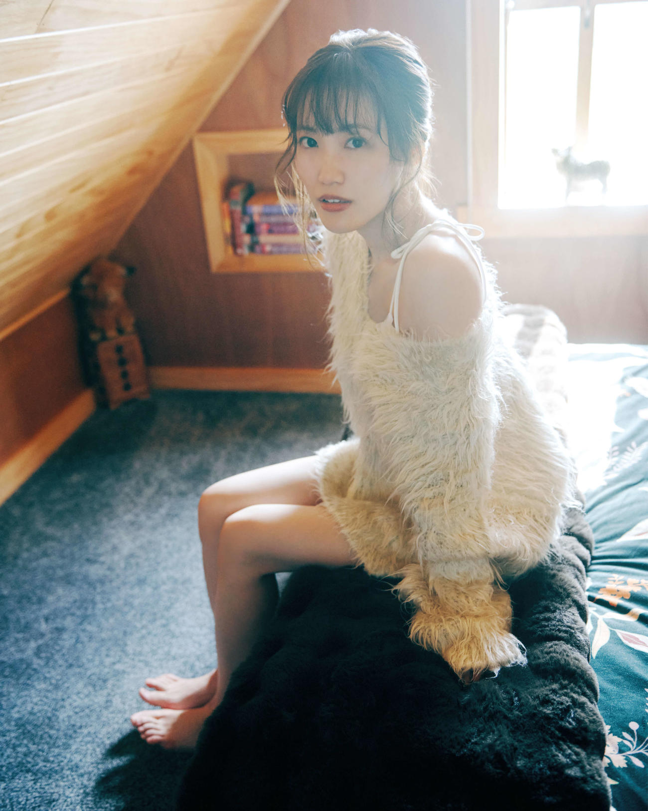 公開された櫻坂46松田里奈の新規カット（撮影／北浦敦子）