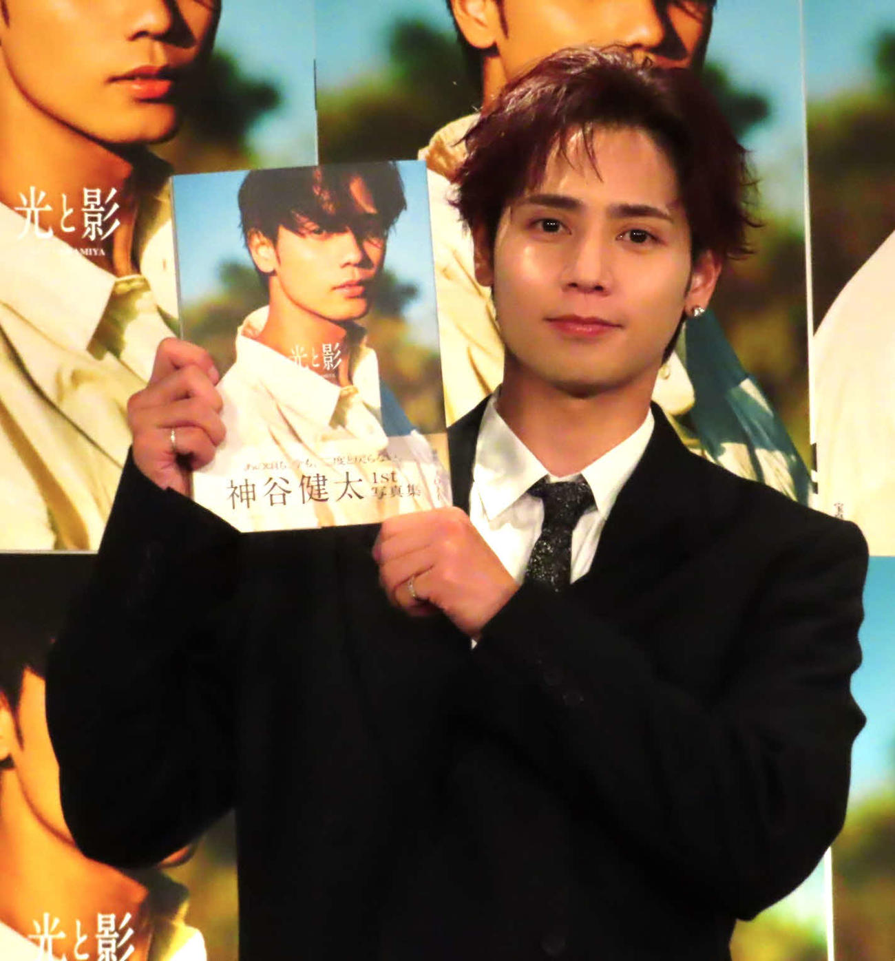 写真集「光と影」発売記念ベントを開催した神谷健太