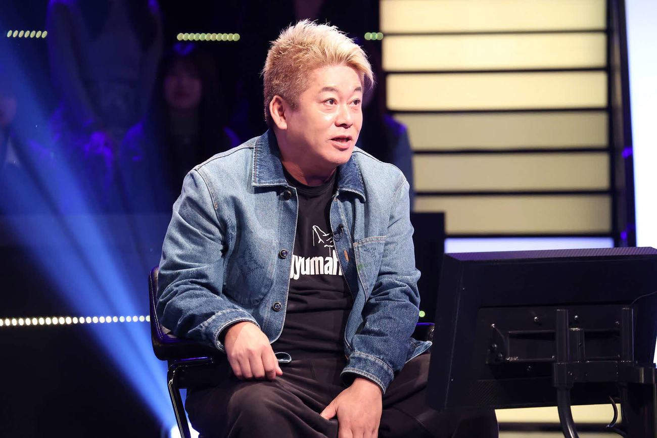 「クイズ＄ミリオネア」に出演する堀江貴文（（C）フジテレビ）