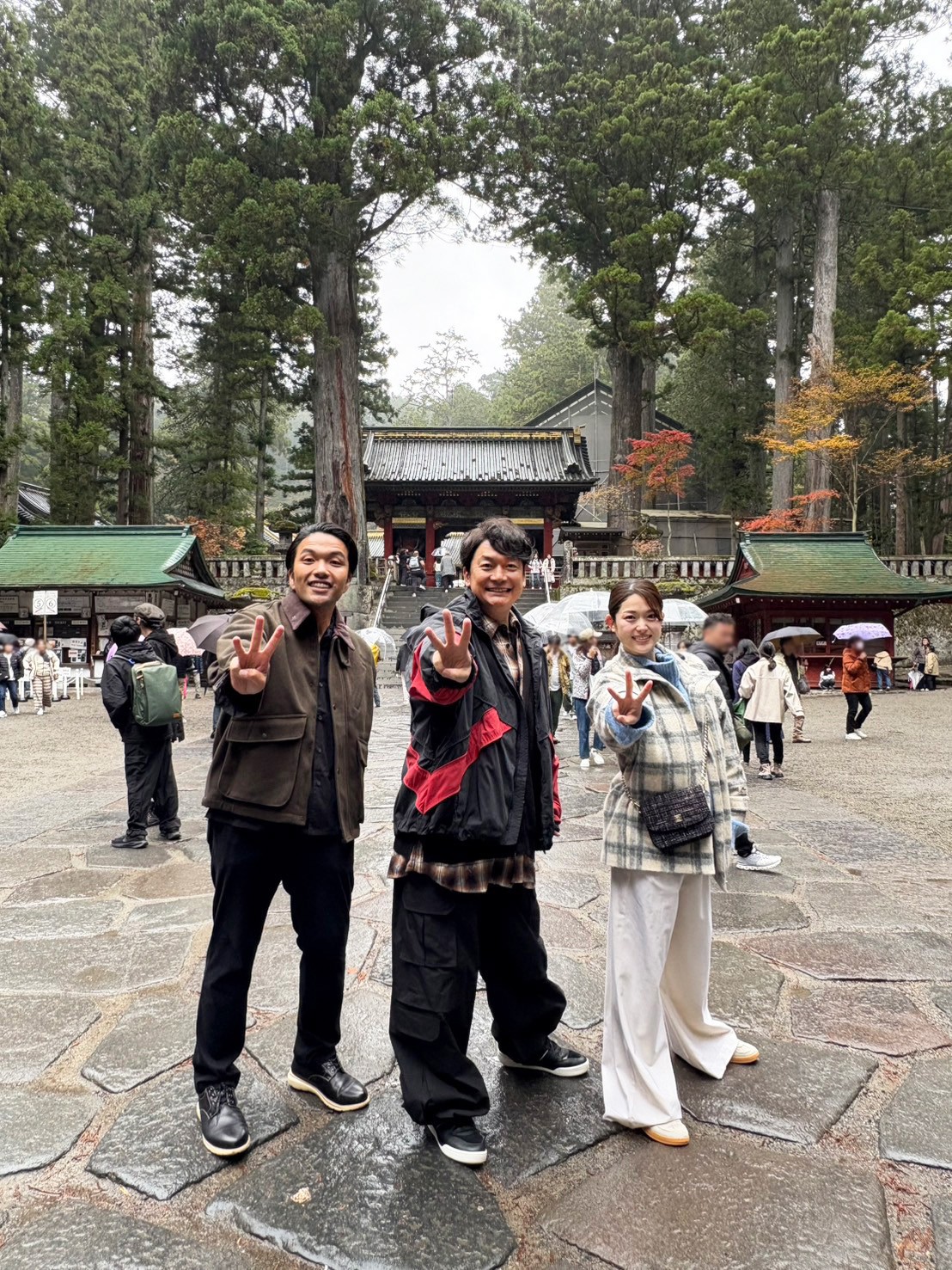テレビ東京系バラエティー「三ツ星☆MAP」。左から、盛山晋太郎、香取慎吾、松村沙友理