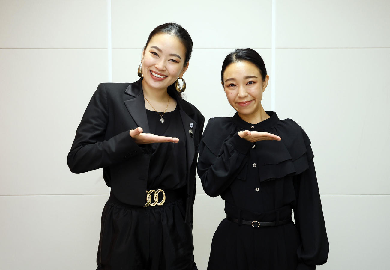 「爛々」の萌々（左）と、休養前の大国麗（23年7月）