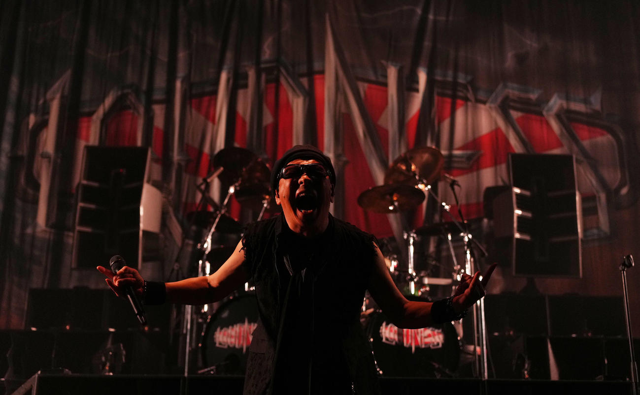 45周年記念ツアー東京公演初日で熱唱するLOUDNESSのボーカル二井原実（撮影・菅敏）
