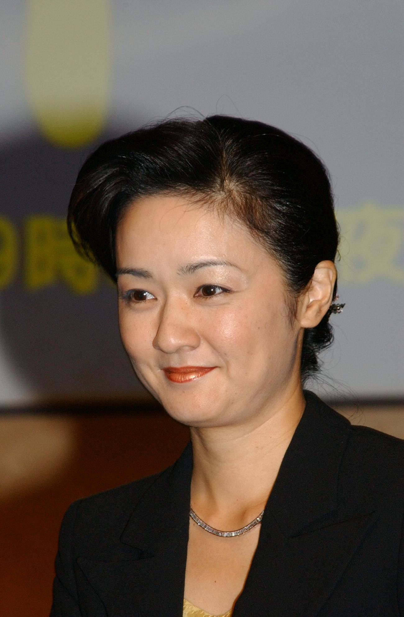 石原伸晃氏の妻・里紗さん（04年11月撮影）
