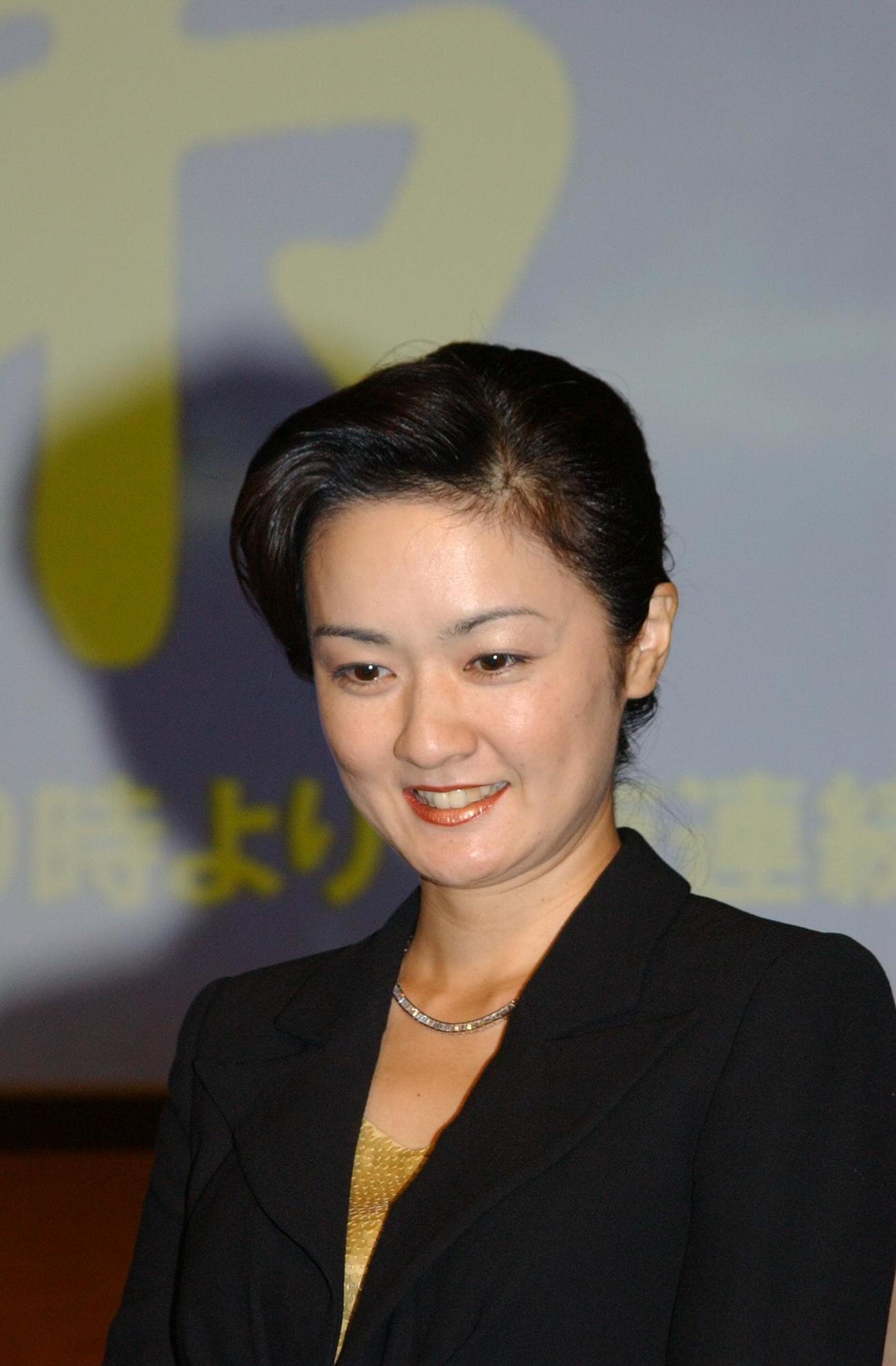 石原伸晃氏の妻・里紗さん（04年11月撮影）