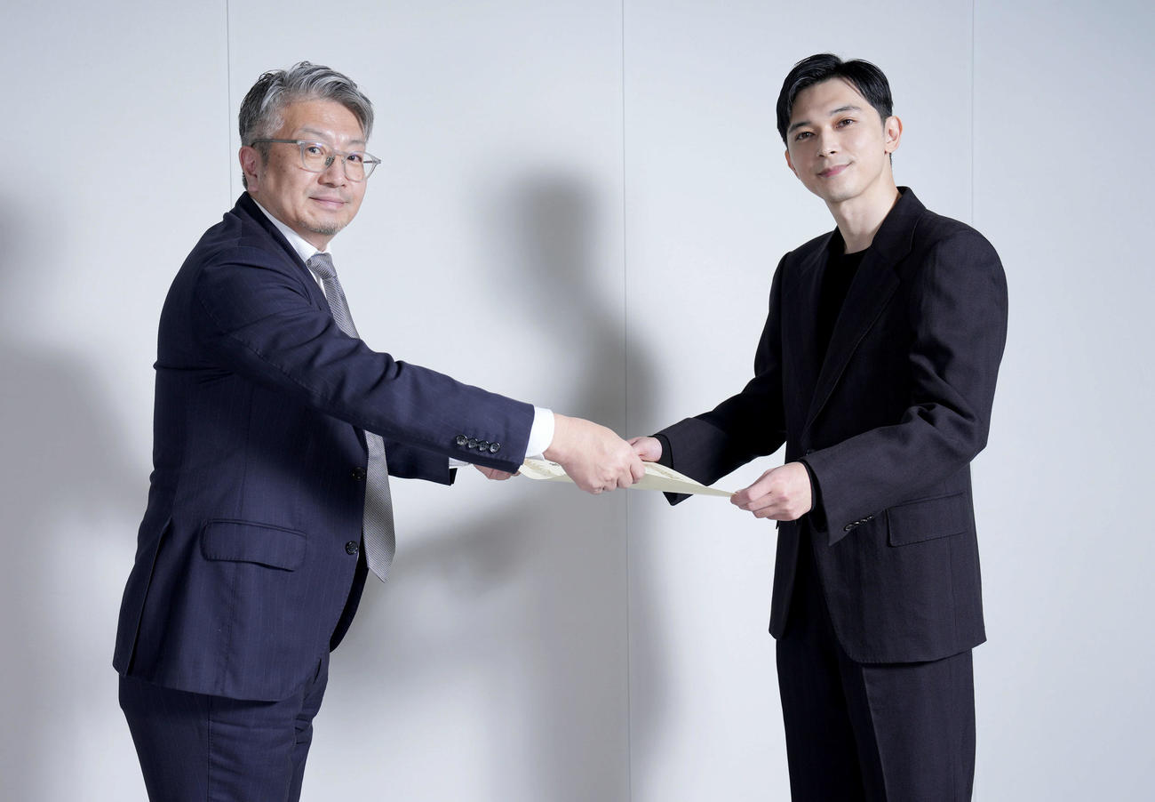 主演男優賞を受賞した吉沢亮（撮影・たえ見朱実）