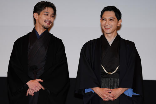 国宝」が歌舞伎座で異例の大晦日特別上映会 吉沢亮は和装で花道を歩き