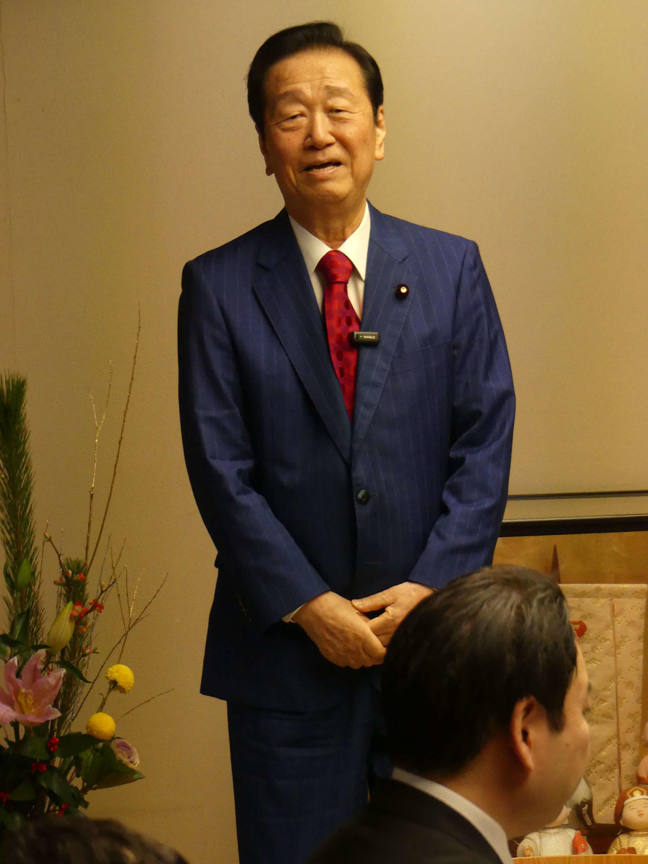 私邸で、同僚議員らに新年のあいさつを行う立憲民主党の小沢一郎衆院議員（撮影・中山知子）